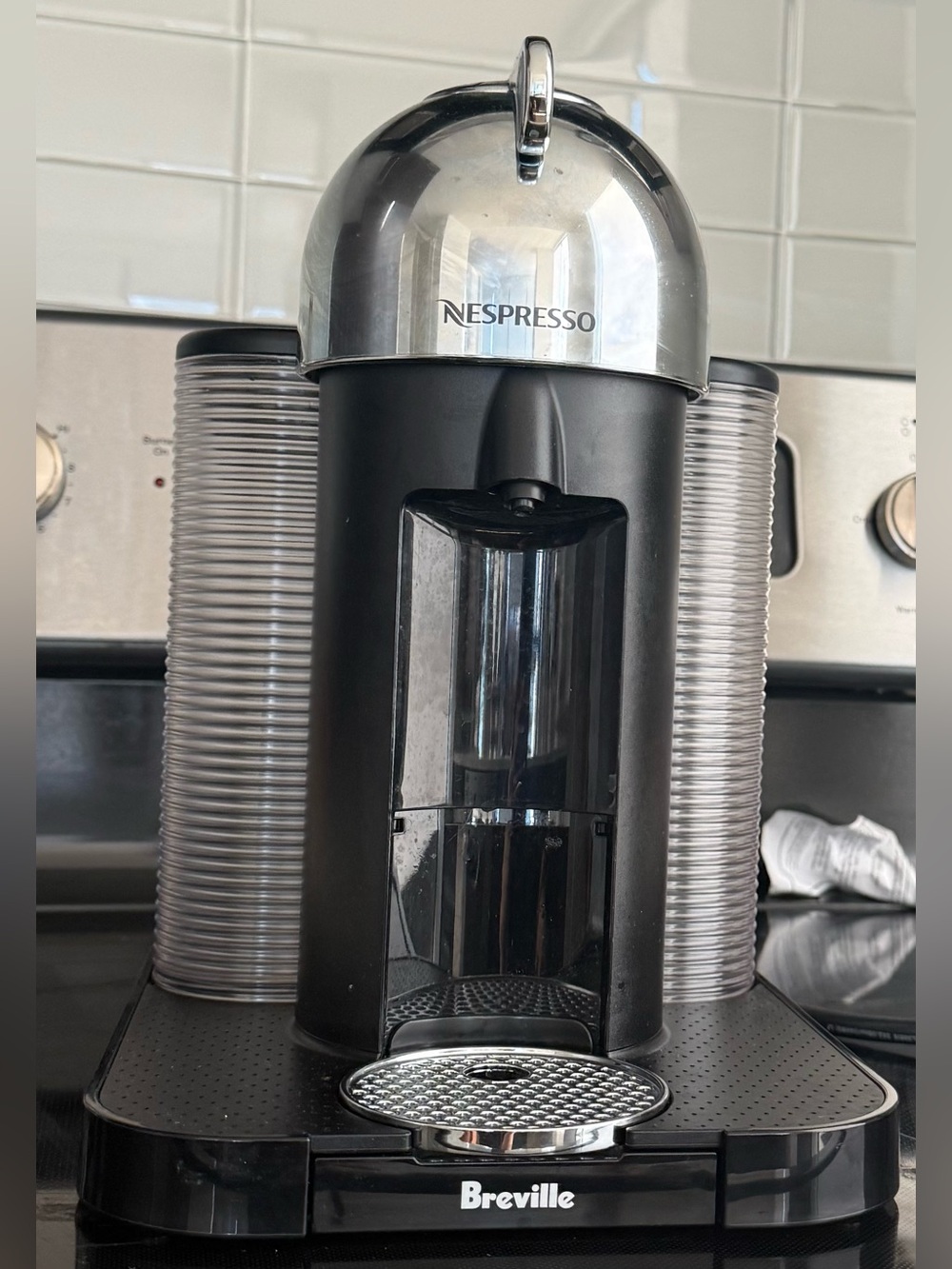 Nespresso Coffee Machine 
Vertuo by Breville